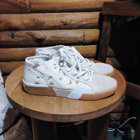 Dolce Vita White/Gold Calf Fur High Top Size W9 - Picture 3 of 8